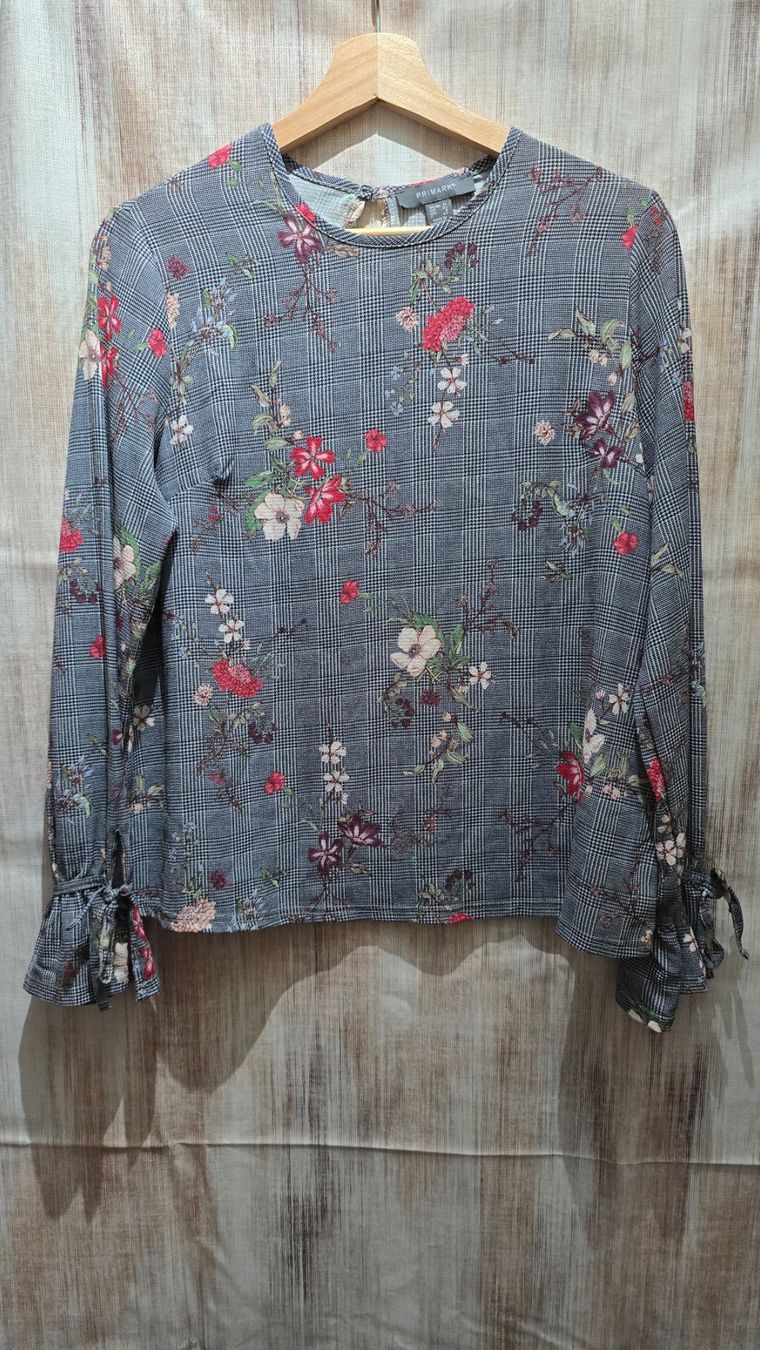 Primark Camicette: 🎉 Primark Langarm-Bluse - 38 - Verspielte Ärmel – Usato da Thalwil venduto da VitaMini