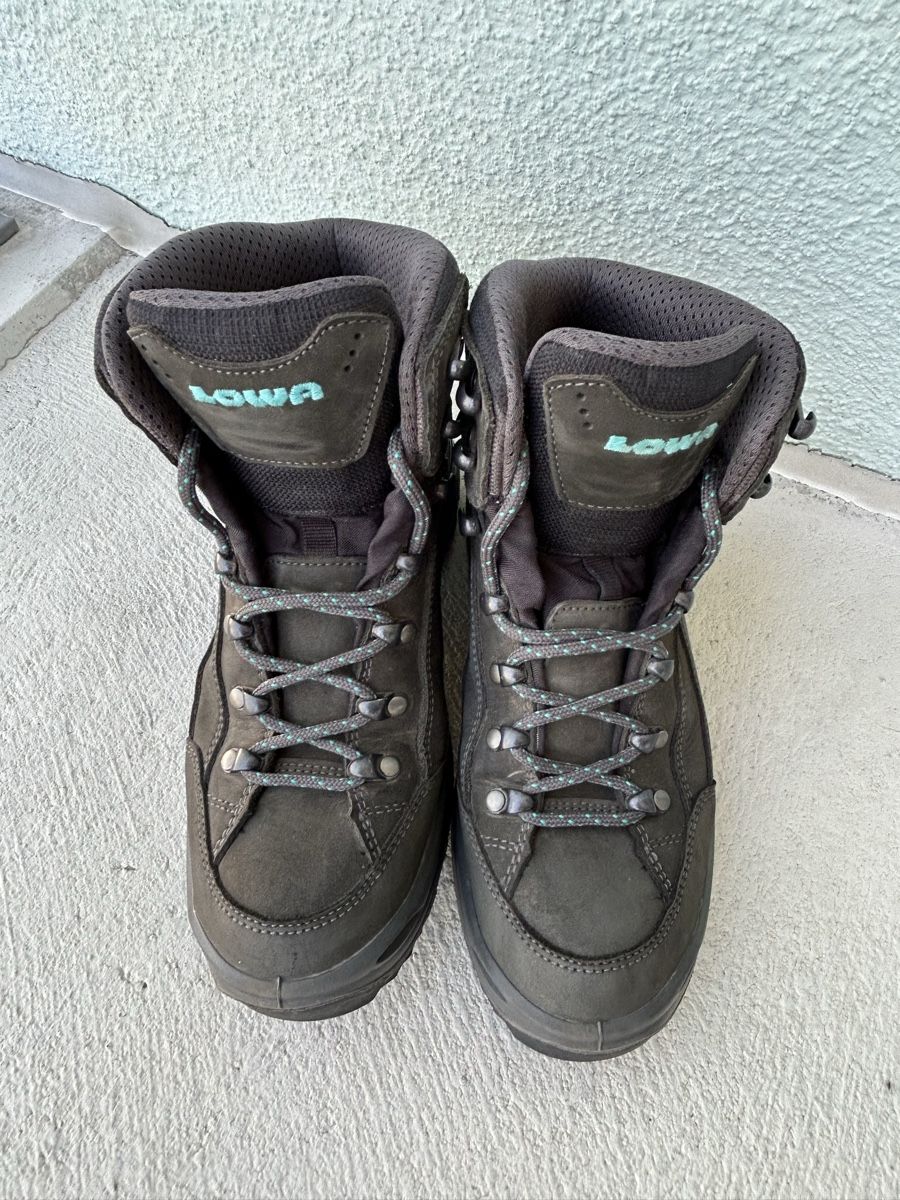 Lowa Damenschuhe: LOWA Wanderschuhe Gr. 38 – Gebraucht aus Hunzenschwil von happy07201 1