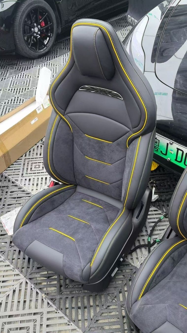 Tesla Tutti pezzi di ricambio auto: Tesla Model 3/Y/ HL "Raptor" Vordersitze mit belüfteter – Nuovo e nell'imballaggio originale da Wichtrach venduto da Avramolon 2