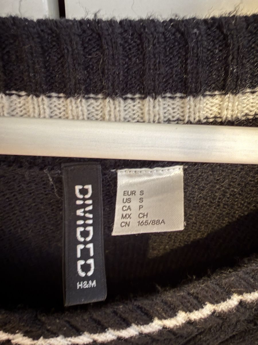 H&M Gilet & Giacche senza maniche: Strickweste/Pullunder Schwarz Gr. S  – Usato da Zürich venduto da FionaLuzia 1