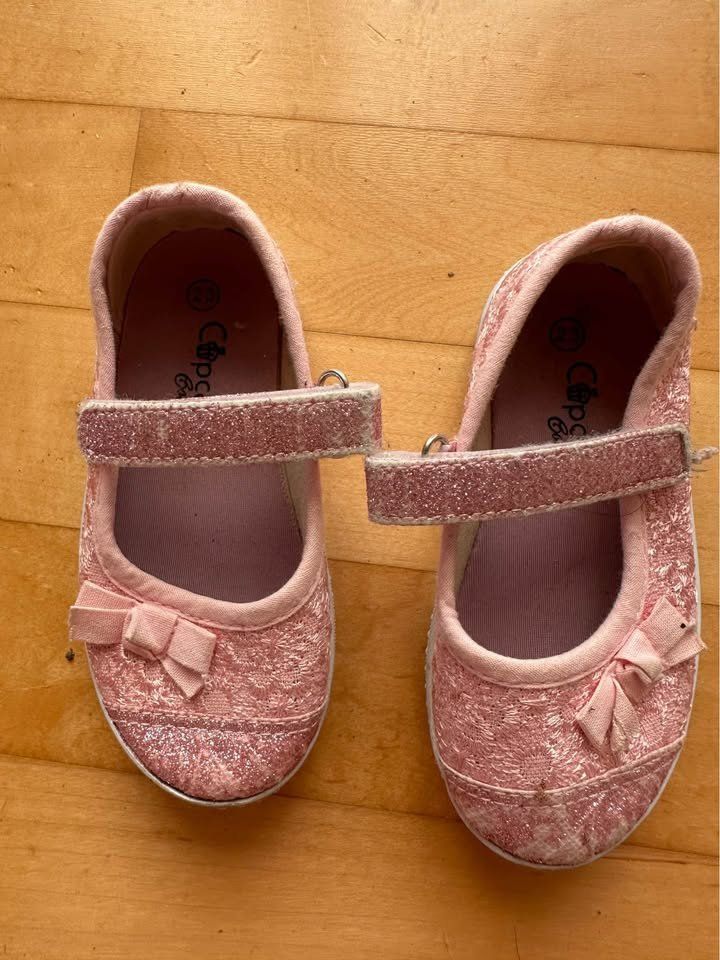 Schuhe für Mädchen: Ballerinas Grösse 23 – Gebraucht aus Zollikofen von Taximan89