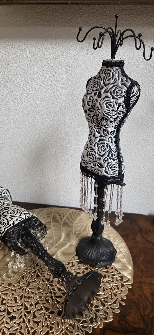 Tutte le decorazioni: 2 Stück Schmuckständer, Vintage – Usato da Kaufdorf venduto da Nati-Nati 6