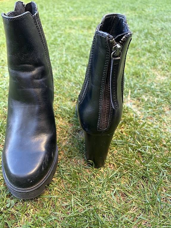 Scarpe da donna: Schuhe Echtleder Grösse 41 – Usato da Tumegl/Tomils venduto da tiger358 2