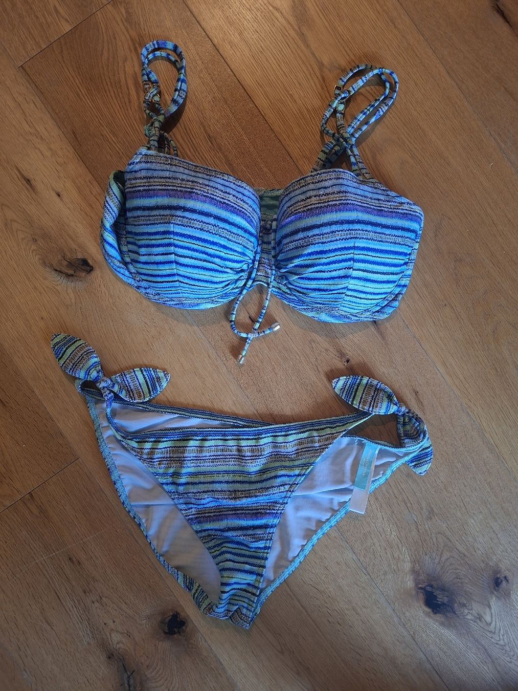 Beldona Costumi da bagno & Bikini: Bikini PrimaDonna gestreift Grösse 40/D80 gut erhalten – Usato da Steinen venduto da Bunzli90