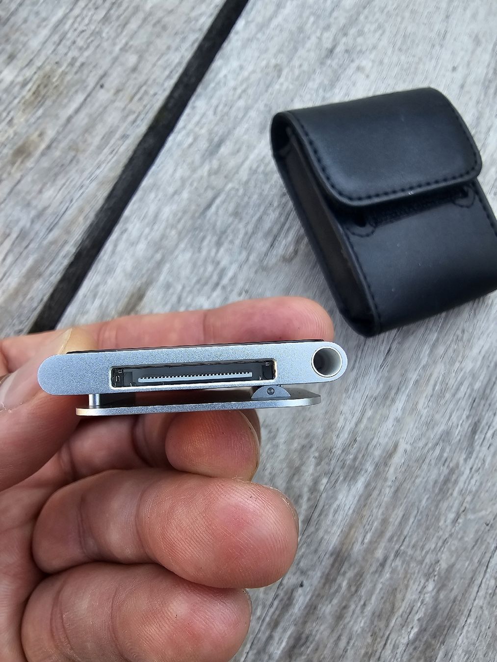 Apple Lettore multimediale portatile: Apple iPod Nano 6th Gen 8Gb – Usato da Oberwil BL venduto da 007re 3