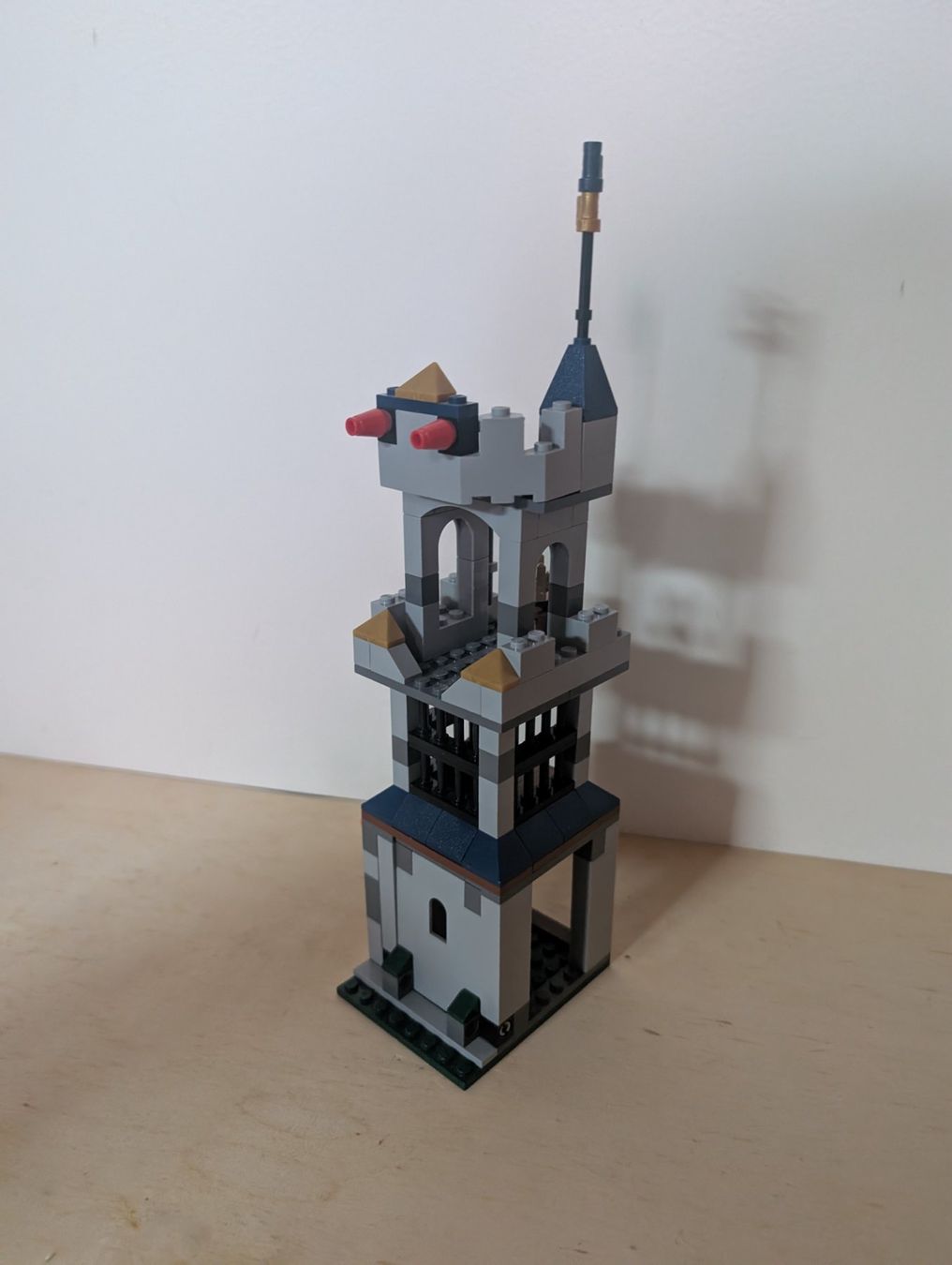 Lego Giocattoli: Lego Castle Tower Raid 7037 – Usato da Suhr venduto da qui_xw2v 3
