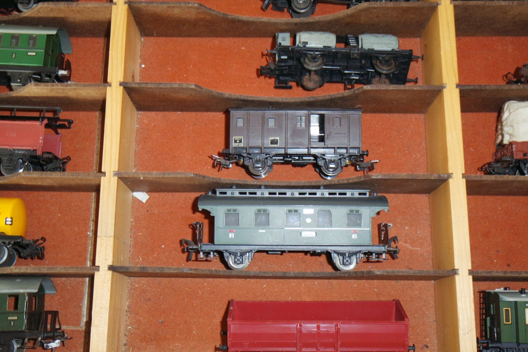 Modellini di ferrovie: LOT DE 30 WAGONS  ÉCHELLE HO – Usato da Avenches venduto da WEBHobby 1