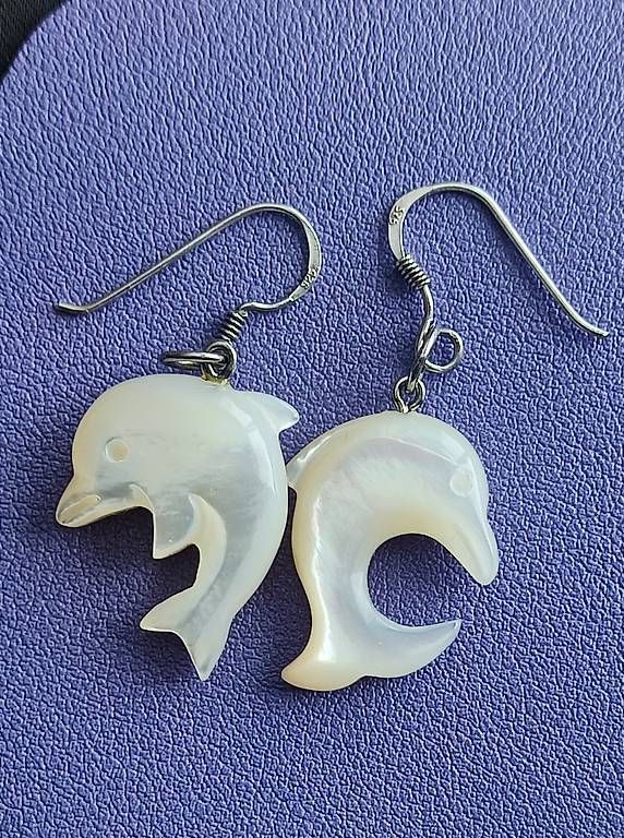 Orecchini pendenti & Orecchini a lobo: Ohrringe mit Delfin aus Perlmutt  925 Silber. – Nuovo e nell'imballaggio originale da Ebnat-Kappel venduto da Zearara 2