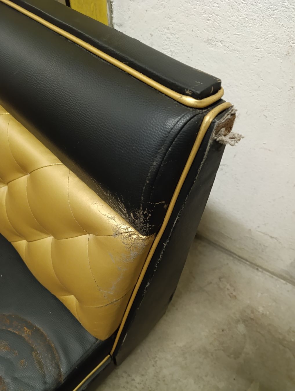 Sofas: Sofa Teil einer riesen Lounge – Défectueux à Romanshorn par dav_h2lv 1