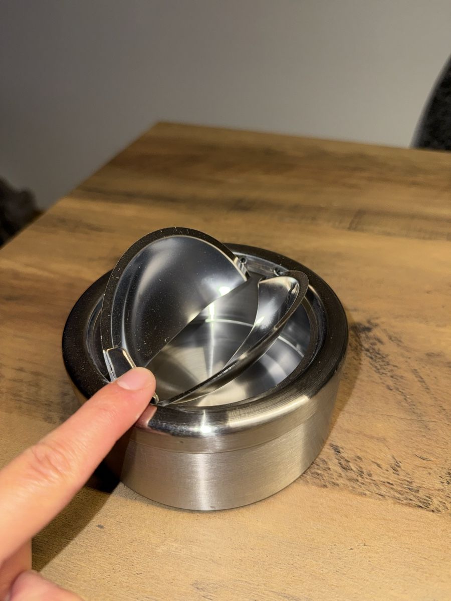 Aschenbecher: Aschenbecher – Neu (gemäss Beschreibung) aus Subingen von lej_ 1
