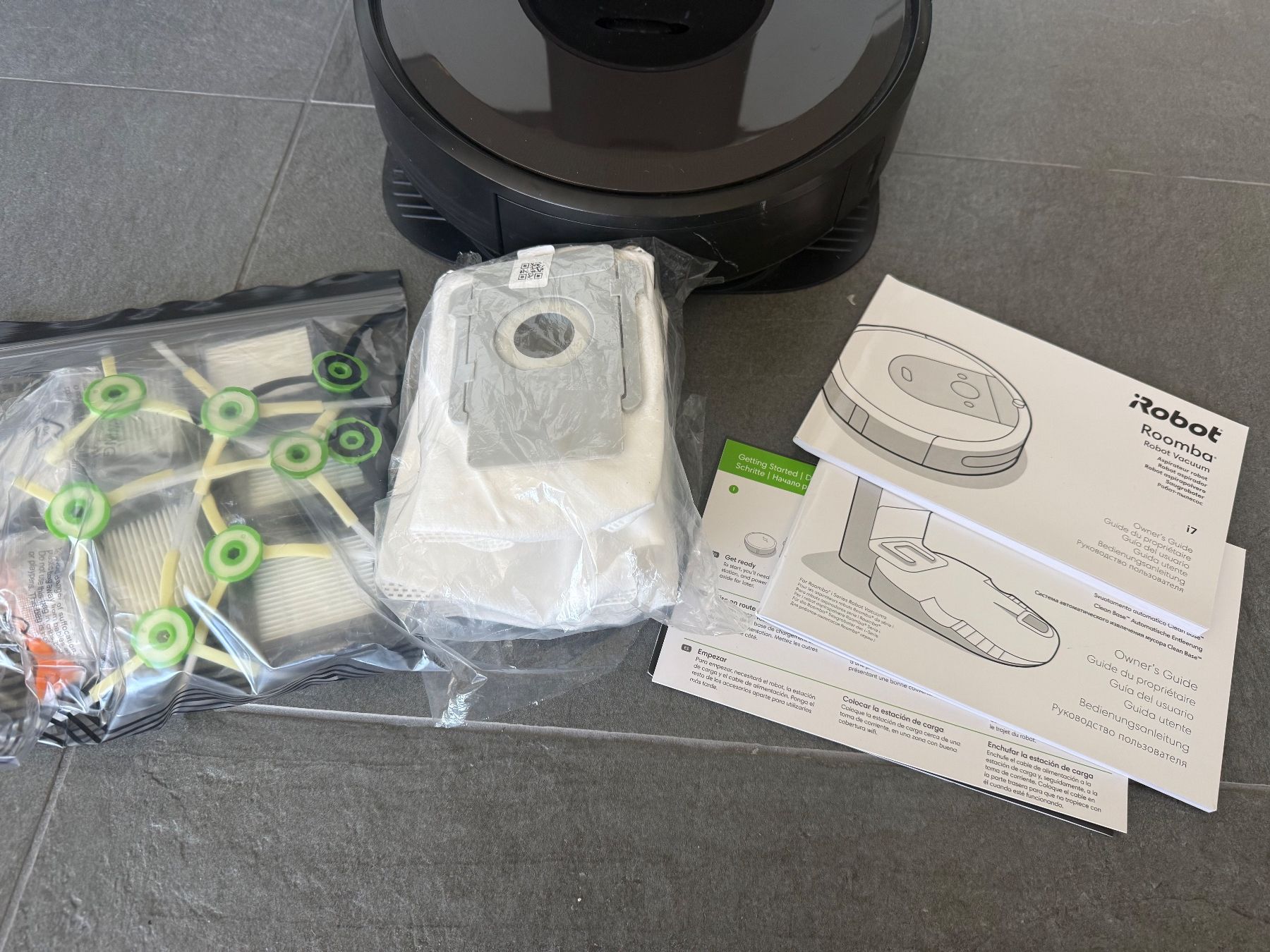 Staubsauger & Zubehör: iRobot Roomba i7 mit Ladestation – Gebraucht aus Euthal von bor_d887 2