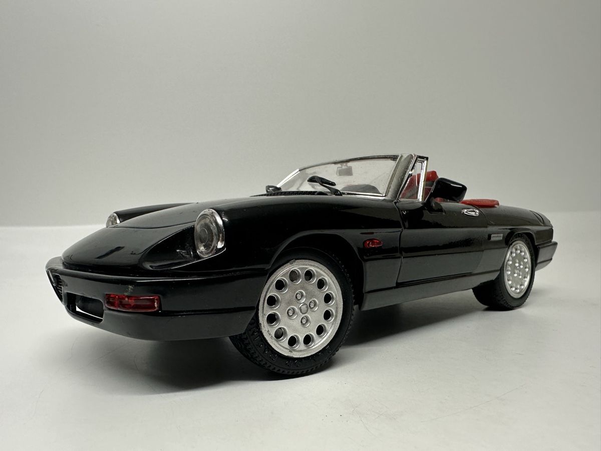 Jouef Modellini d'auto: Alfa Romeo Spider 1:18, schwarz, JOUEF EVOLUTION – Usato da Zofingen venduto da rf9_x2xt