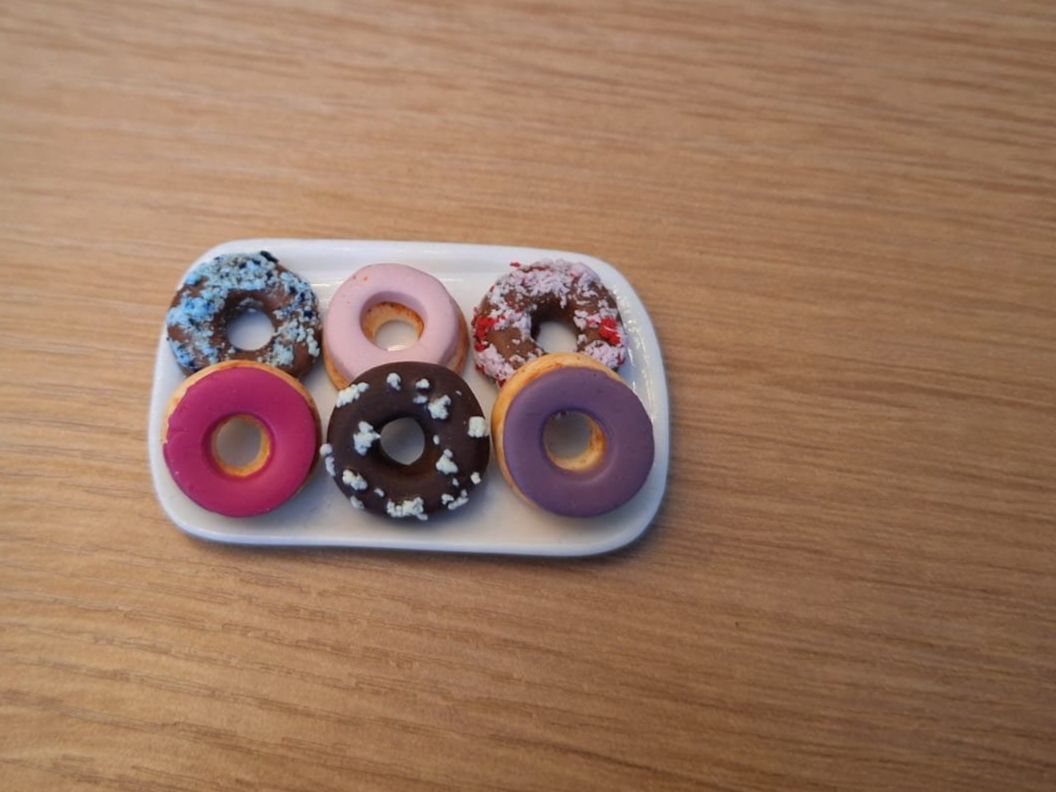Case e mobili per bambole: Handmade Donuts Platte – Nuovo (secondo la descrizione) da Zürich venduto da HandmadeTinyFood 3