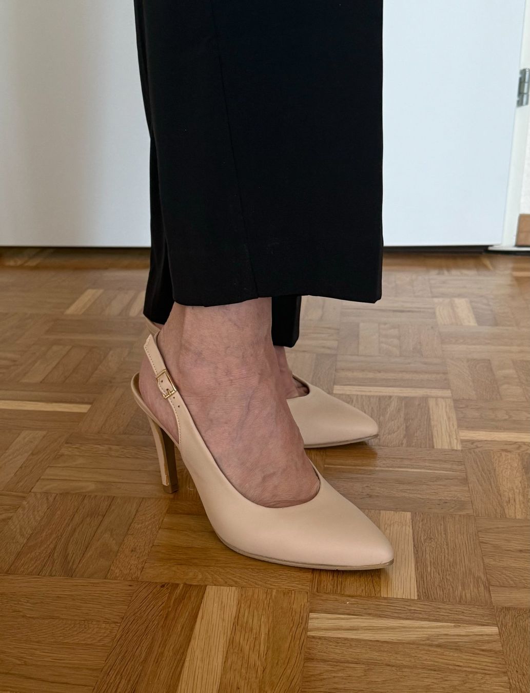 Scarpe da donna: Slingback-Pumps in der Farbe Nude – Nuovo e nell'imballaggio originale da Lachen SZ venduto da portbrin 1