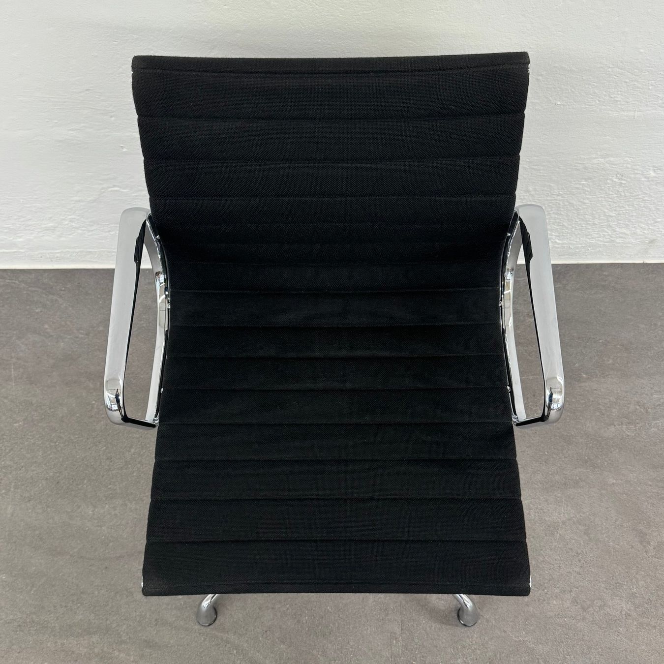 Sedie: Vitra Eames Alu Chair EA104 Hopsak – Usato da Schönenwerd venduto da mcofficeshop 7