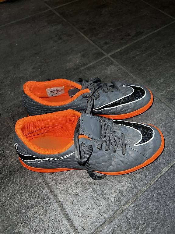 Scarpe per ragazzi: Hallenschuhe Nike – Usato da Amriswil venduto da Livia.Schori
