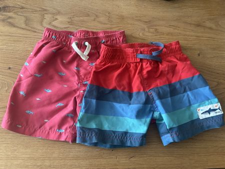 2 Badehosen von Frugi und Carter's, Grösse 74/80, Top Zustan