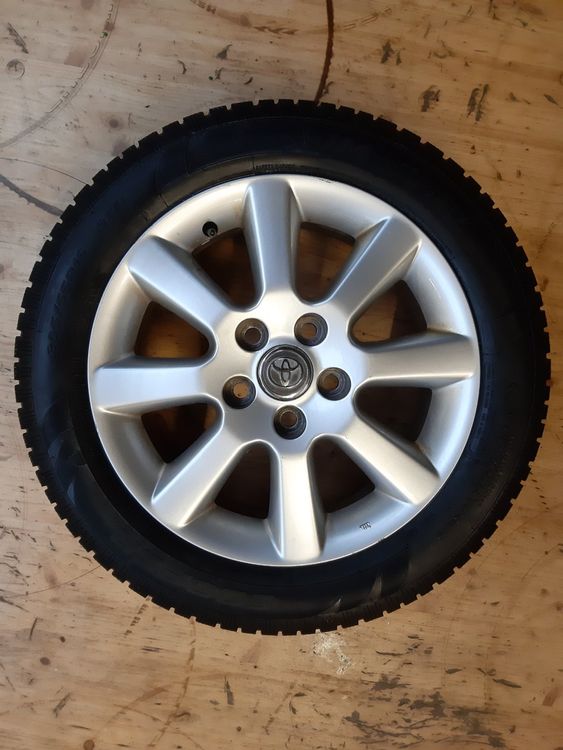 Perforierte Lederlenkradabdeckung Für Toyota Land Cruiser 80 Grau Genäht