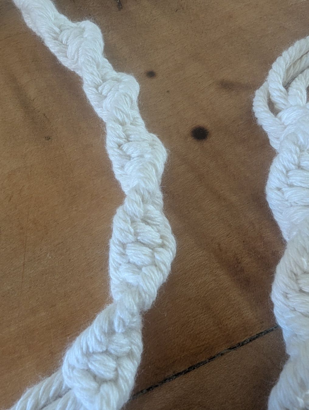 Tutte le decorazioni: Makramee Pflanzenampel mit goldigen Perlen – Usato da Zürich venduto da DebsBre 2