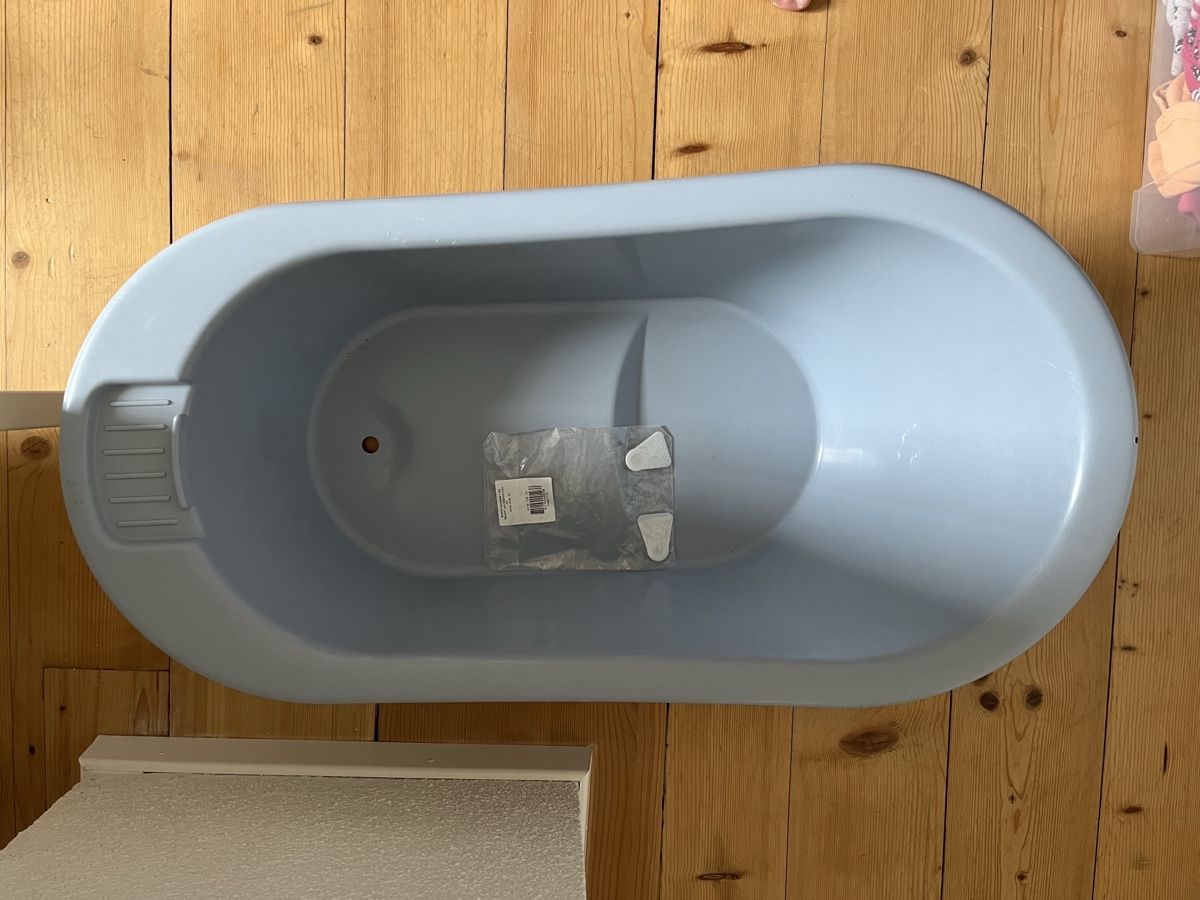 Vasche da bagno: Baby Bathtub Light Blue Plastic – Usato da Walterswil SO venduto da mar_qln7 1