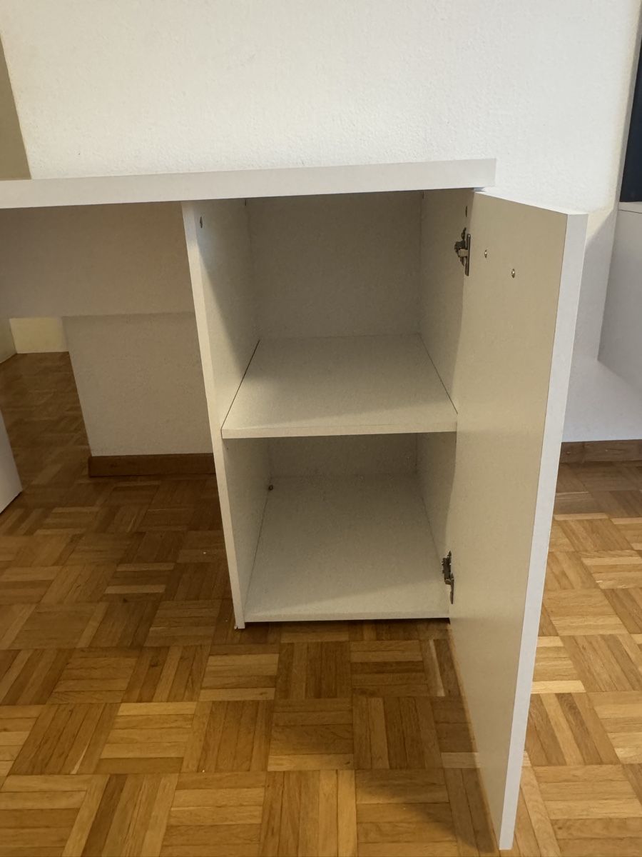 Bureaux: Schreibtisch mit Schubladen – D'occasion à Affoltern am Albis par Samybj 2