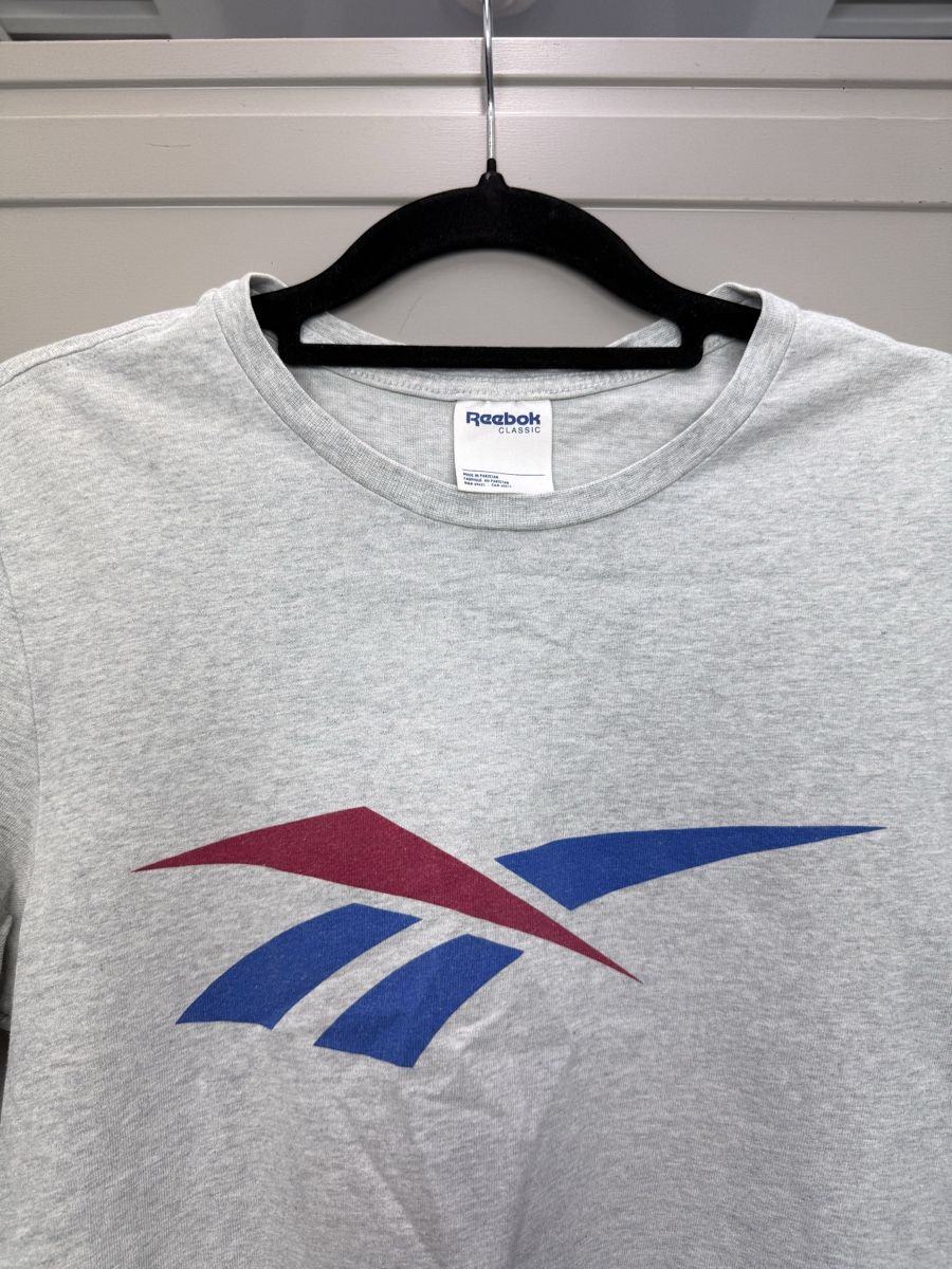Reebok T-Shirts: Reebok tee (2016) – Gebraucht aus Lausanne von Unehistoiredesapes 1