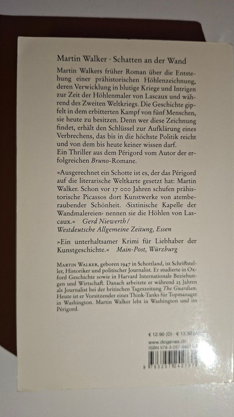 Libri: Martin Walker: Schatten an der Wand – Usato da Dietikon venduto da Buchantiqdietikon 1
