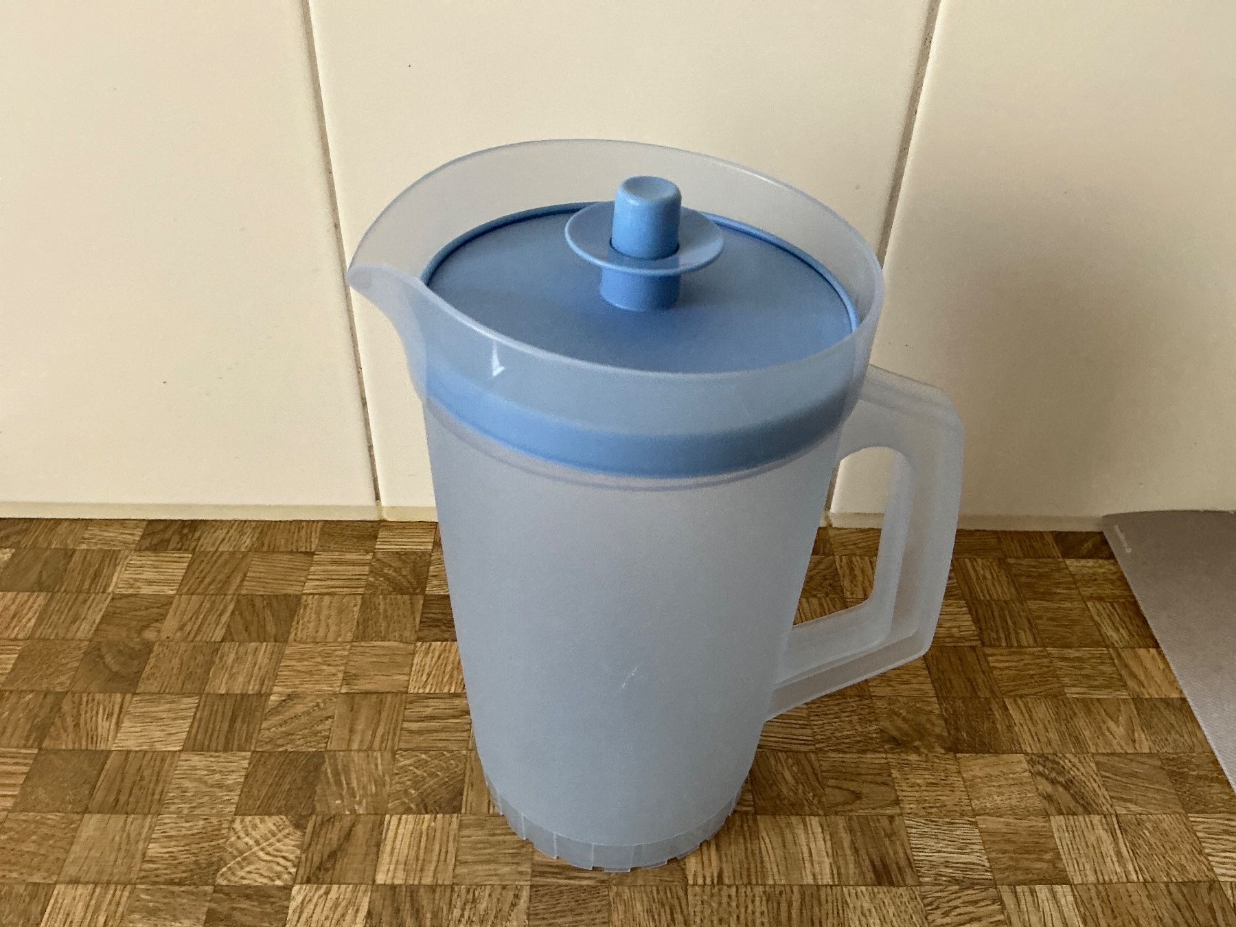 Tupperware Recipients et similaires: Tupperware Krug – D'occasion à Birmensdorf ZH par Hilhan