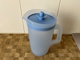 Tupperware Krug
