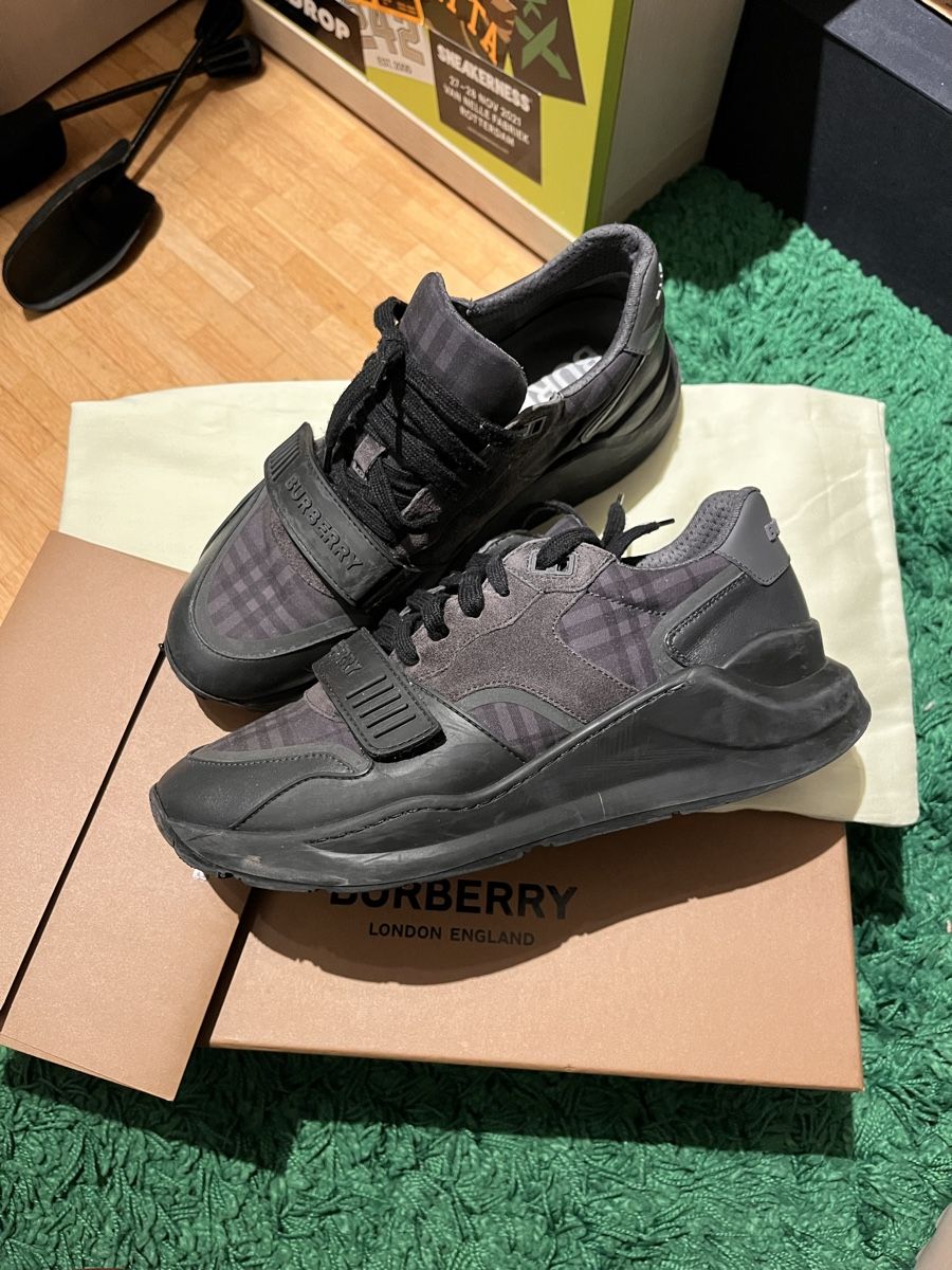 Burberry Scarpe da uomo: Burberry Sneakers – Usato da Genève venduto da 3M_JR