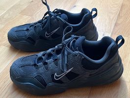 Baskets Nike Tech Hera noires – COMME NEUVES – EU 41