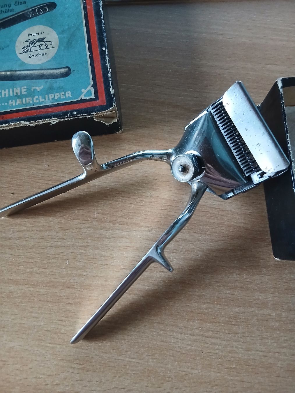 Altro per la cura dei capelli: Ciseaux de Coiffeur Elsa Vintage - – Usato da la chaux-de-fonds venduto da Melacora35 1