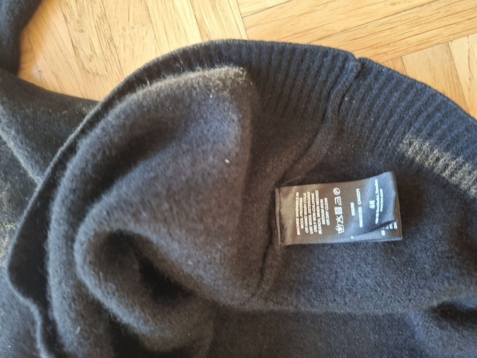 H&M Maglioni & Felpe: Schwarzer Kaschmirpulli – Usato da Zürich venduto da Nadsh 3