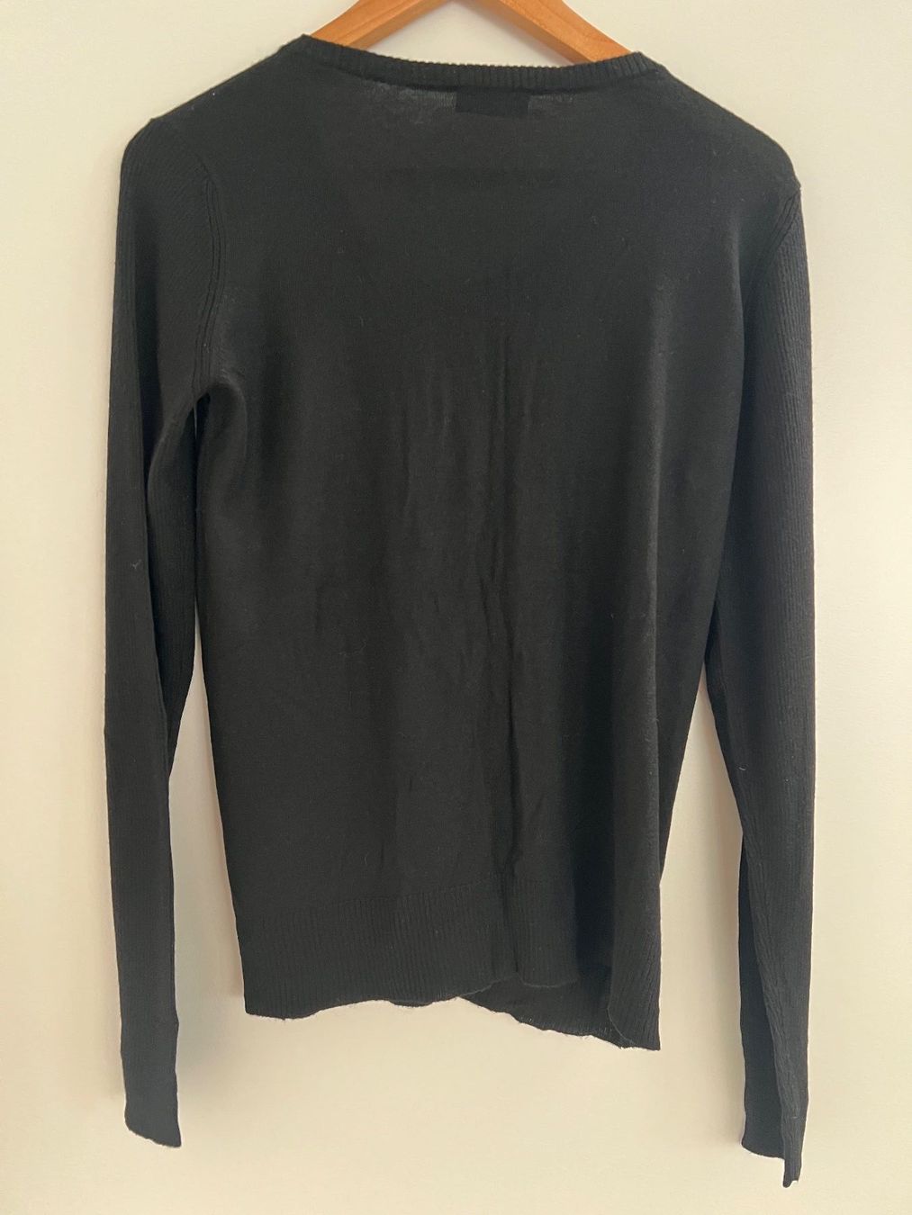 Tommy Hilfiger Pullover & Sweatshirts: Leichter V-Neck Pulli von Tommy Hilfiger in Gr. S – Gebraucht aus Winterthur von mic_l98y 1