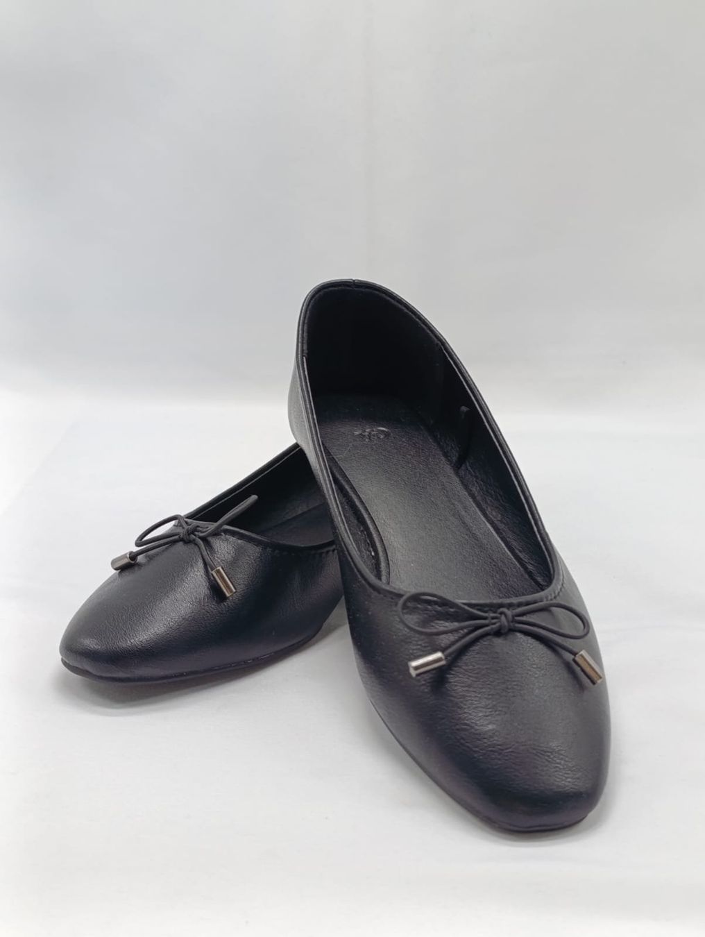 H&M Scarpe da donna: Chaussures noires – Nuovo e nell'imballaggio originale da St-Cergue venduto da Neviana