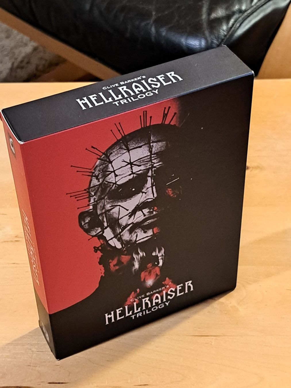 Tutti i DVDs: Clive Barker's HELLRAISER Trilogy, Boxset mit 5 Discs, UNCUT – Nuovo (secondo la descrizione) da Unterseen venduto da Kanica 1