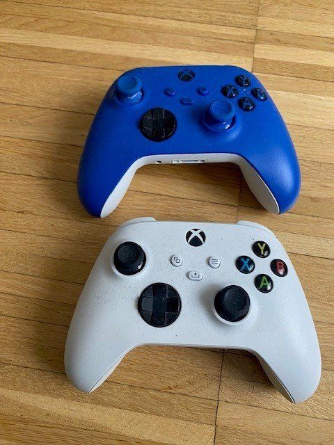 Microsoft Console: Xbox One S Konsole mit 2 Controller, 2 Games! – Usato da Volketswil venduto da Sami04 1