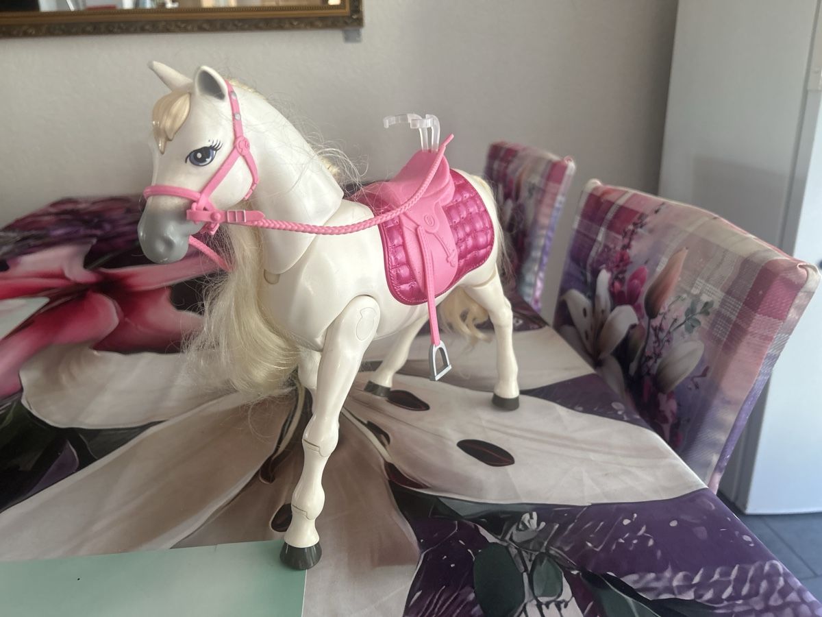 Spielzeuge: Barbie Pferd elektronisch mit Zubehör  – Gebraucht aus Mühledorf SO von Dania77 1