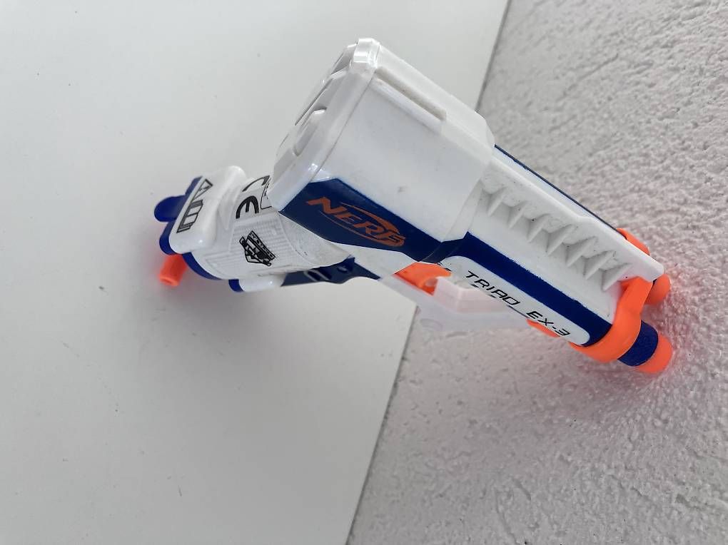 Jouets: Pistolet NERF – D'occasion à St-Cierges par bin_27k6 1