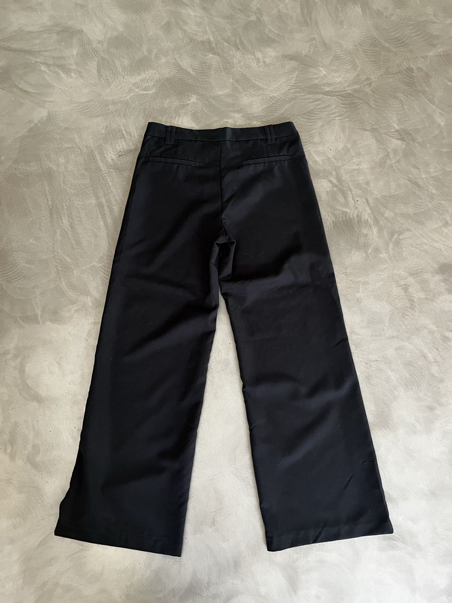 H&M Pantaloni: Pantalon noir élégant – Usato da Le Landeron venduto da emm_q6yt 1
