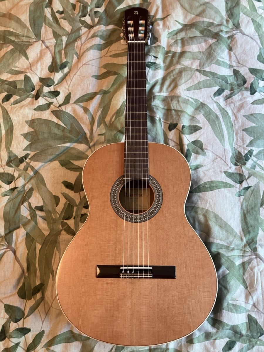 Alhambra Strumenti musicali: Alhambra 2C Classical Guitar – Usato da Zürich venduto da zac_bs6l