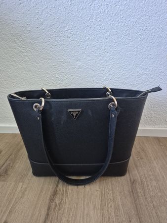 Guess Handtasche schwarz