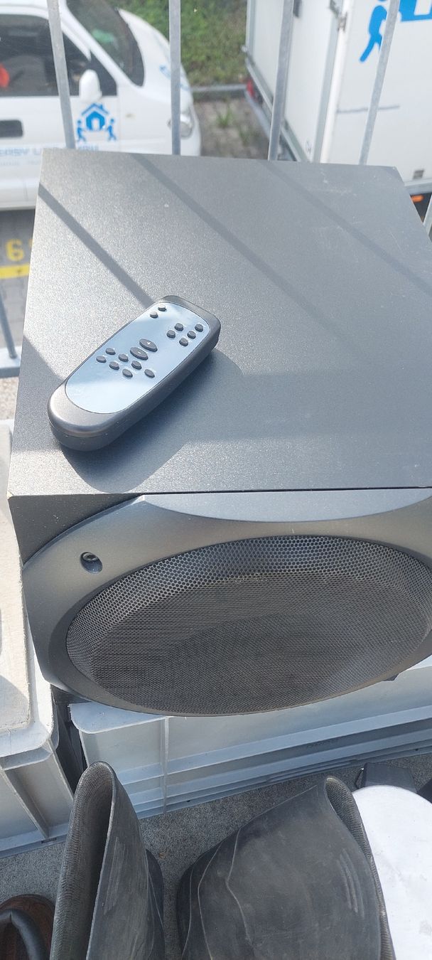 Logitech Casse acustiche: Logitech Surround System Subwoofer mit Bedienkonsole – Usato da Rapperswil SG venduto da Indoc 2