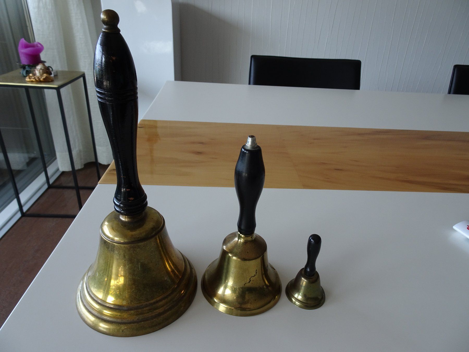 Campanacci mucche: 3 antike Messing Handglocken – Usato da Vitznau venduto da Mina60