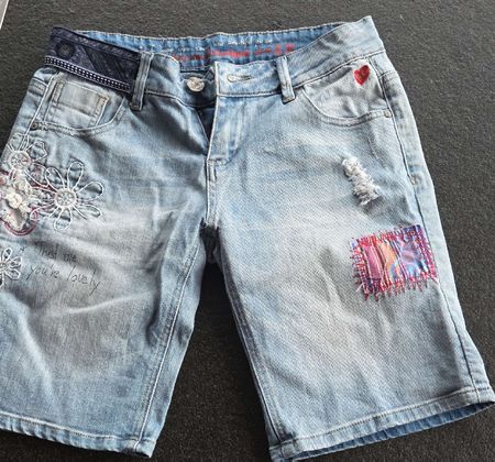 Jeans Desigual Grösse 28 bestickt guter Zustand