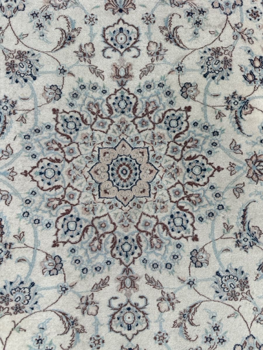 Tappeti: Kleiner Teppich orientalisch gemustert hell gebraucht – Usato da Cham venduto da miami012 1