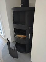 Schöner Stahl-Schwedenofen / Cheminéeofen/ Holzofen + Gitter