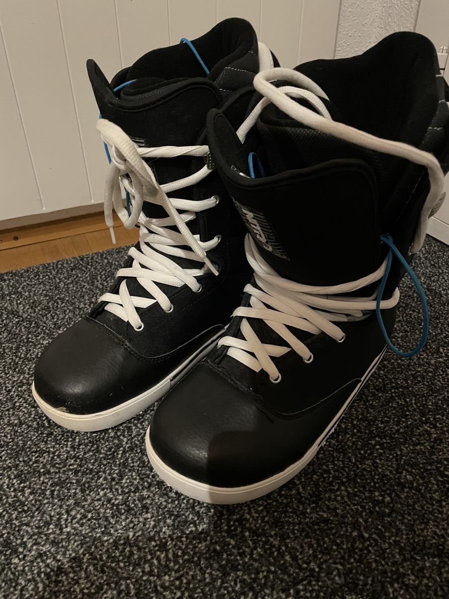Boards: Nitro Stack Snowboardboots schwarz Grösse 42 2/3 – Gebraucht aus Amriswil von mar_2lqg