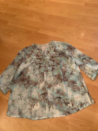 Jolie chemise transparente XL ou 44-46