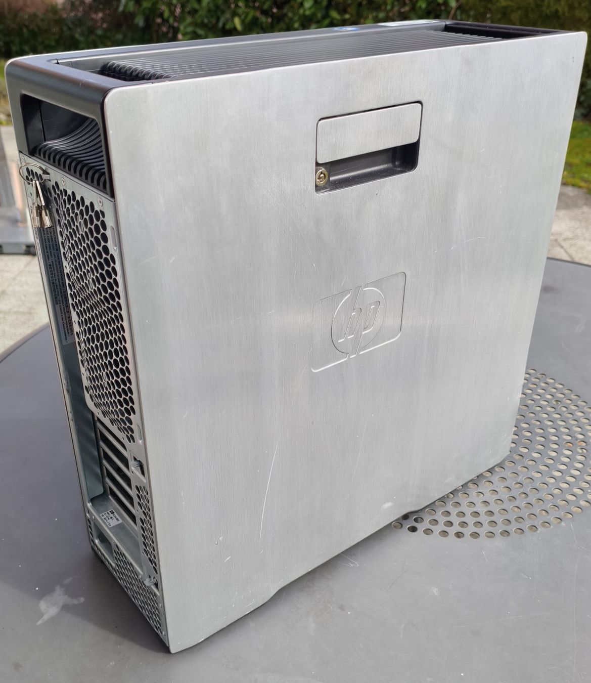 Hewlett Packard Custodie: HP Z600 Workstation Gehäuse, Case, Server PC, Leergehäuse – Usato da Meggen venduto da bigbrother_martin